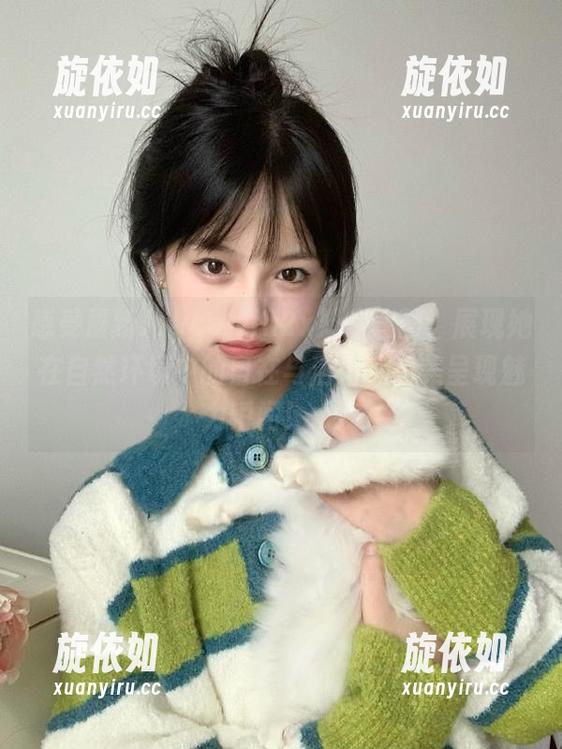 感受最新Joyce Lin2x奶牛套图，展现她在自然环境中的自在与活力，完美呈现魅力瞬间！.txt